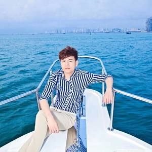 Meet your Posher, Alex