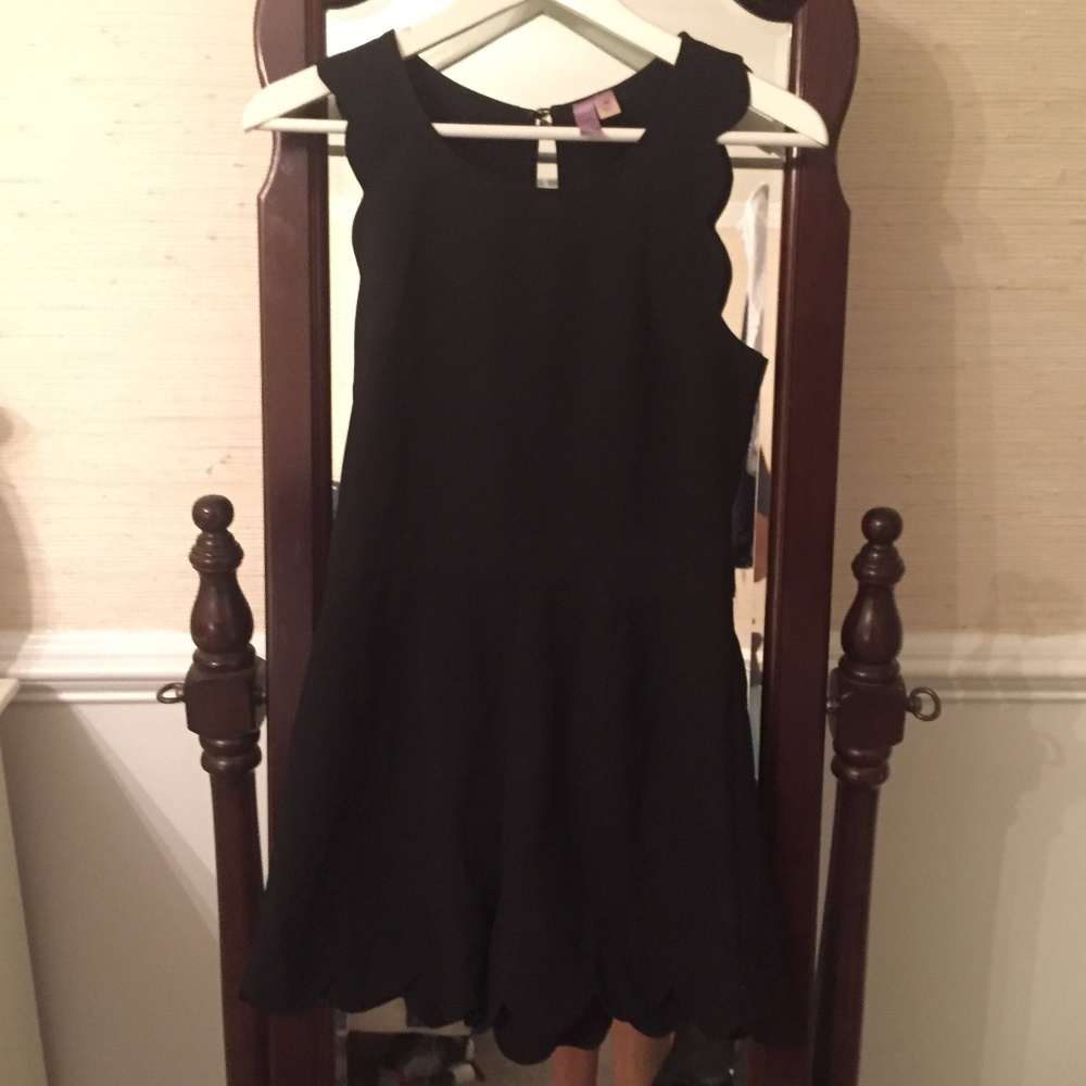Black Scalloped hem tank romper