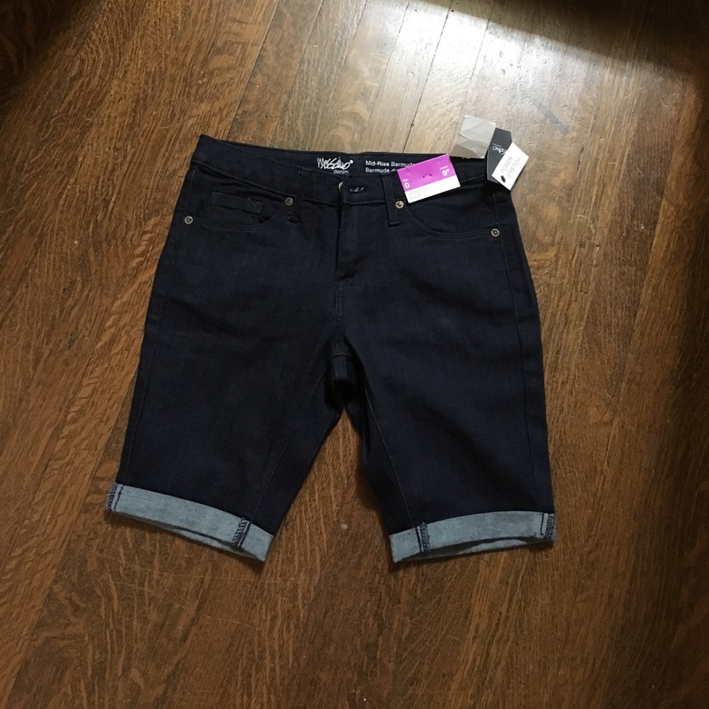 Mid rise, Bermuda denim shorts – size 0