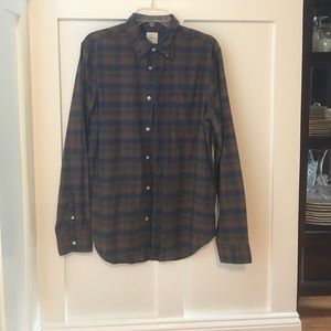 Gap men's casual button-down. Plaid.
