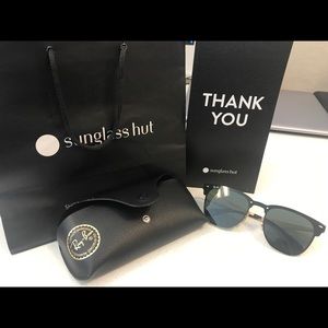 Ray Ban. Black/Gold blaze model