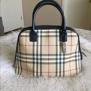 Burberry purse