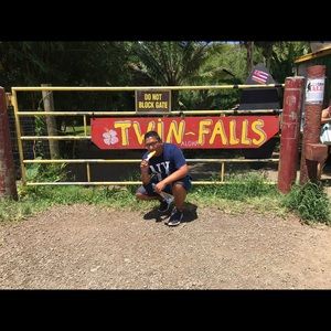 Meet your Posher, Javier