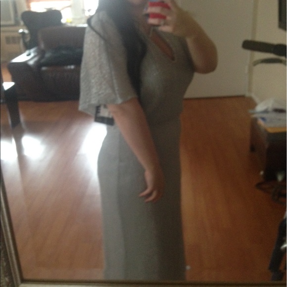 Silver evening gown - Picture 3 of 8