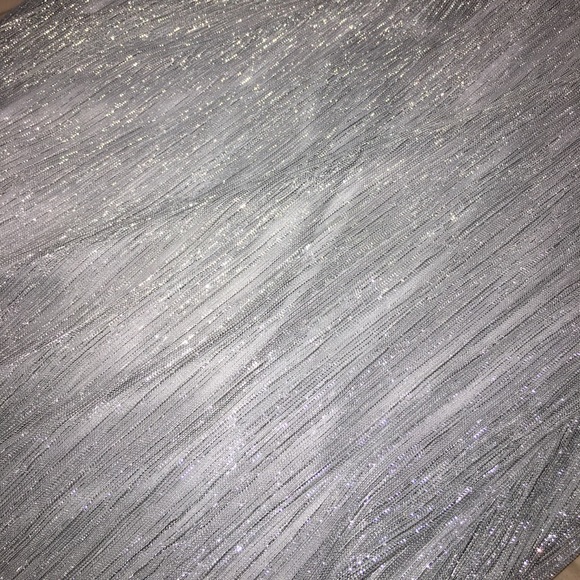 Silver evening gown - Picture 5 of 8