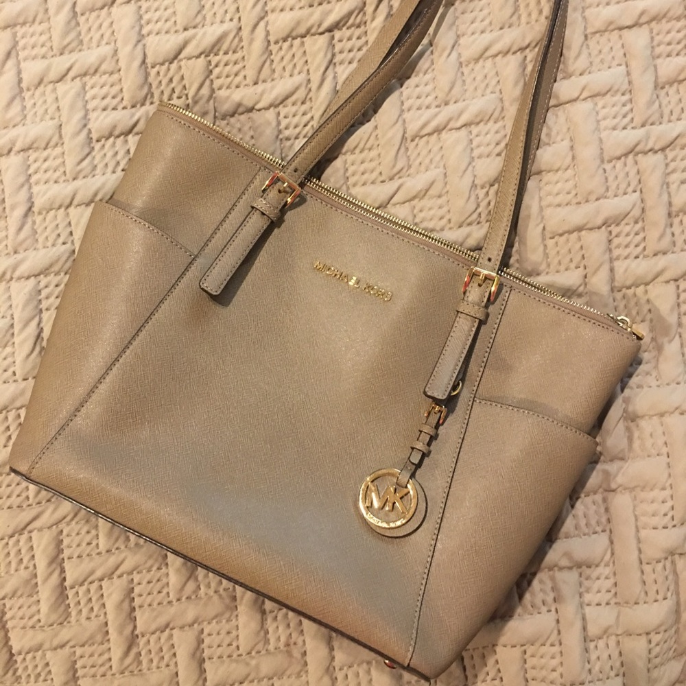 Jet Set Top-Zip Saffiano Leather Tote Taupe Brown