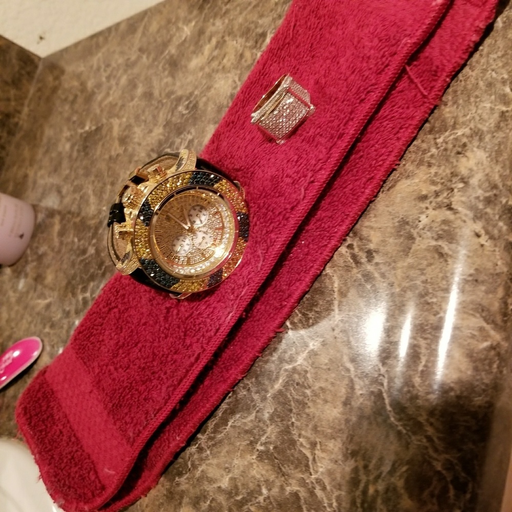 7 Carrots Dimons on a beautiful ice time watch - Picture 1 of 1