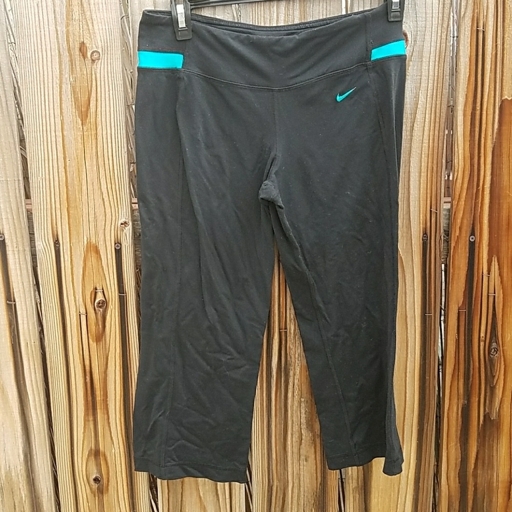 Nike Dri-Fit yoga knee lenght leggings