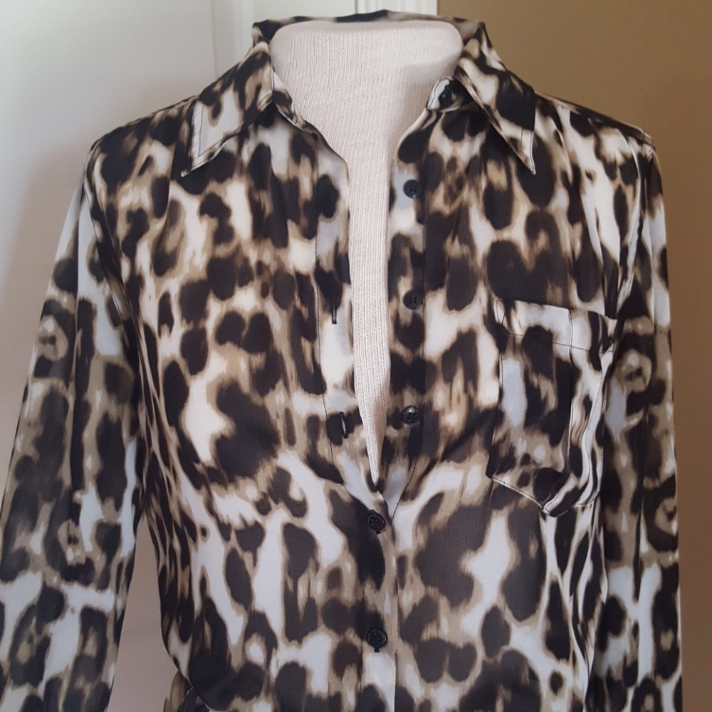S O L D 💕GUESS BLOUSE💕SIZE S