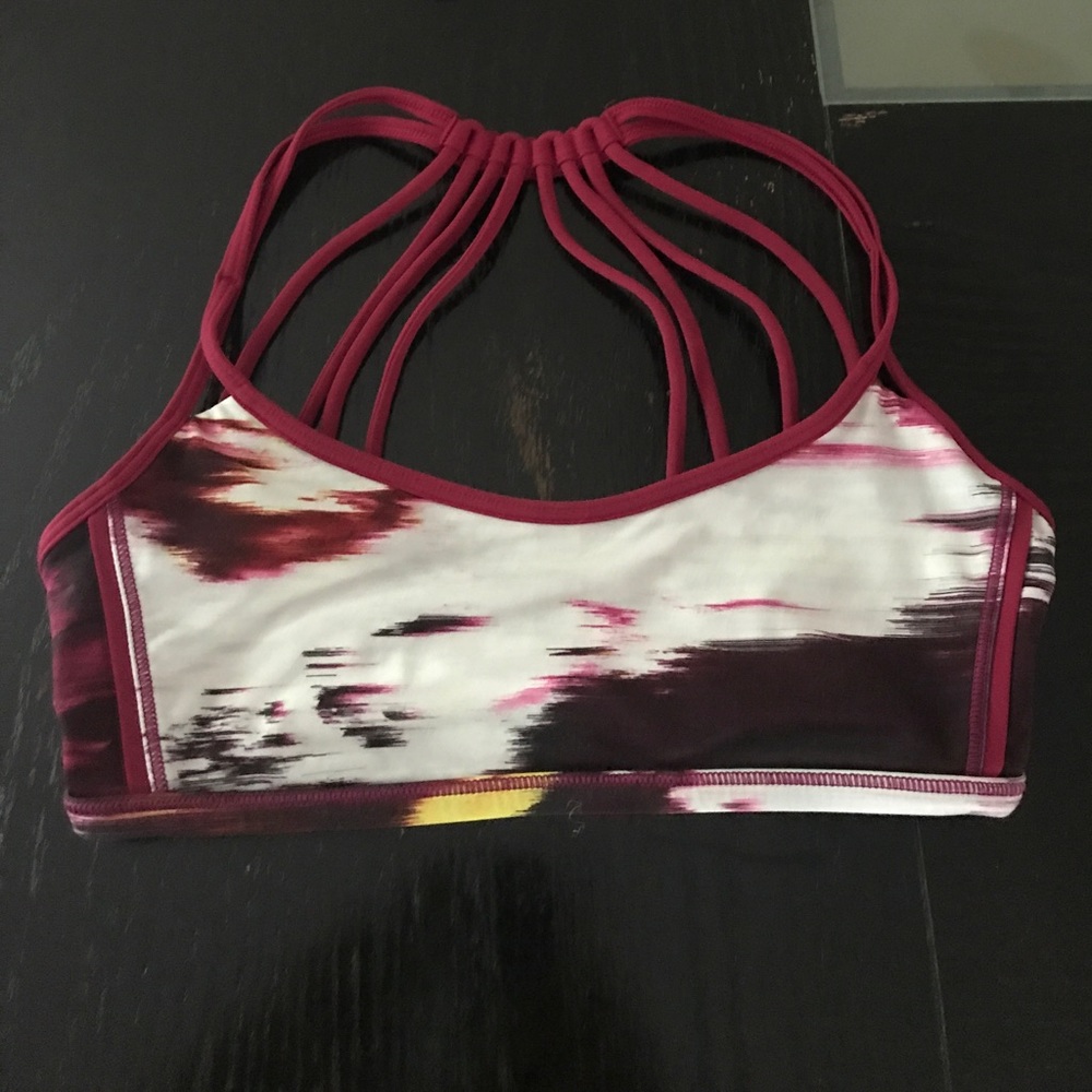 Lululemon free to be wild bra size 4
