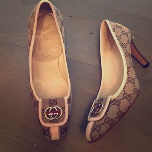 Gucci pumps