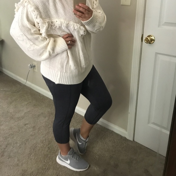 ✨Host Pick!✨ Slouchy White Boho Sweater W/ Fringe - Picture 3 of 8