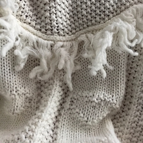 ✨Host Pick!✨ Slouchy White Boho Sweater W/ Fringe - Picture 5 of 8