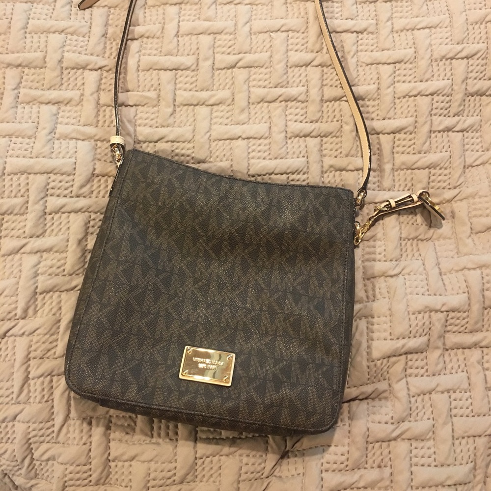 Michael Kors Jet Set Logo Messenger Bag