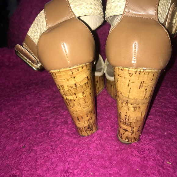 Steve madden wedges Sz 7 - Picture 2 of 4