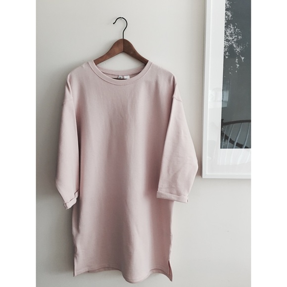 H&M Dresses & Skirts - Sweatshirt Dress