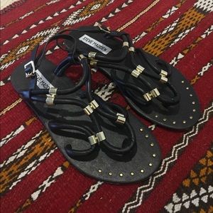 SOLD Steve Madden 5.5 PU Leather Black sandal
