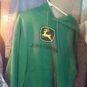 John Deere hoodie in good shape not new no stain o