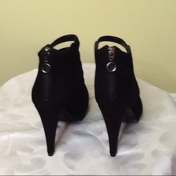 ELIE TAHARI NWT black REAL LEATHER suede  BOOTIES SIZE 8🤑🤑 - Picture 2 of 4