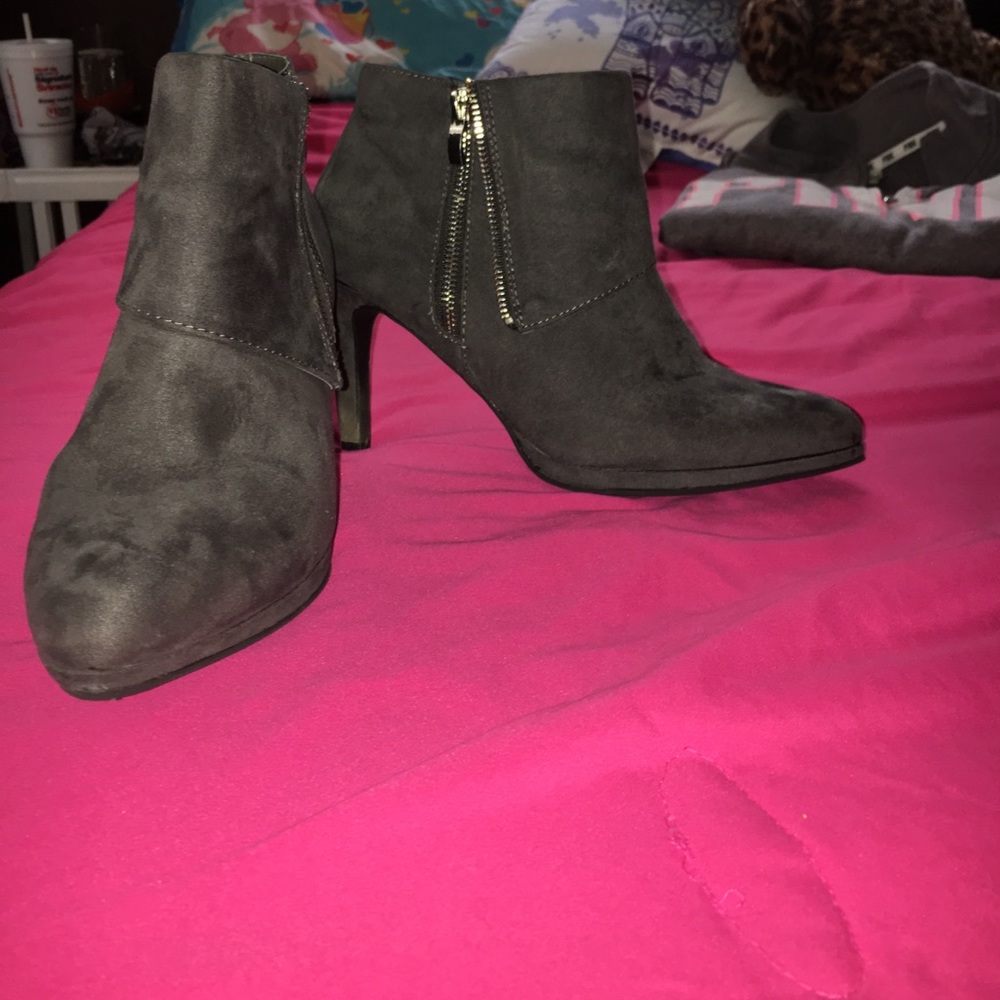High heels - Picture 2 of 2