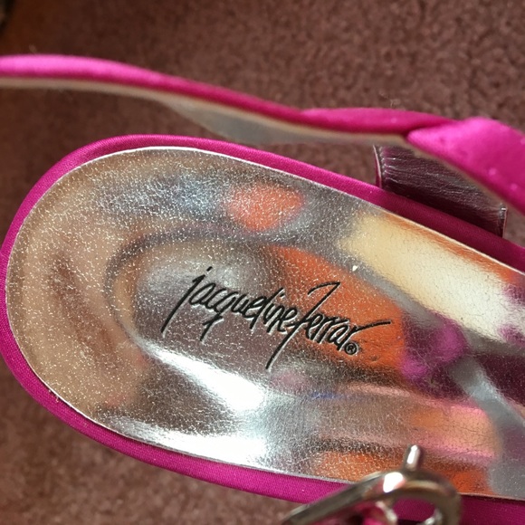 Jacqueline Ferrar fuschia heels - Picture 2 of 4