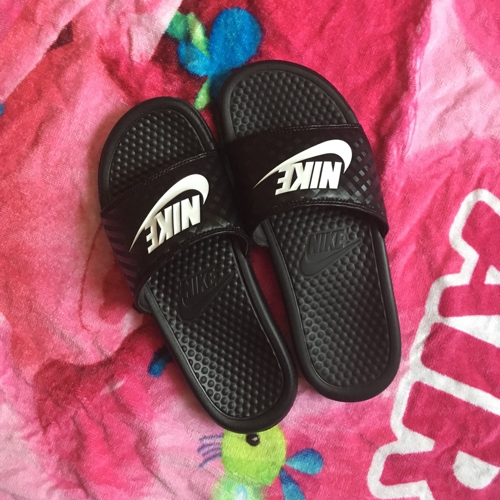 💘 Benassi Nike Slides.