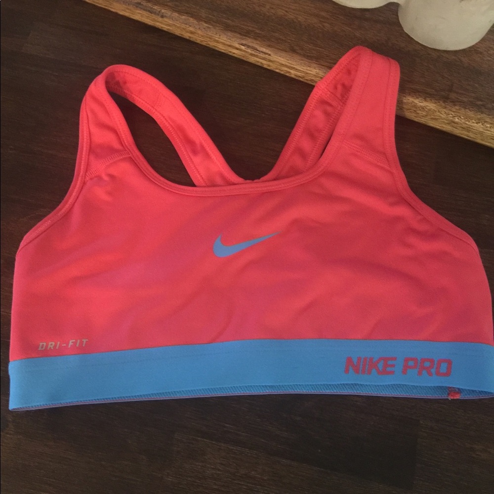 EUC NIKE PRO sports bra