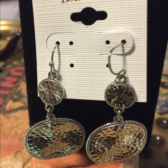 Cute dangle earrings - Picture 2 of 2