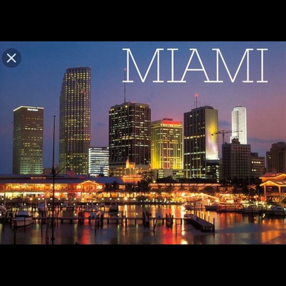 Meet your Posher Lorena Q - Picture 5 of 7