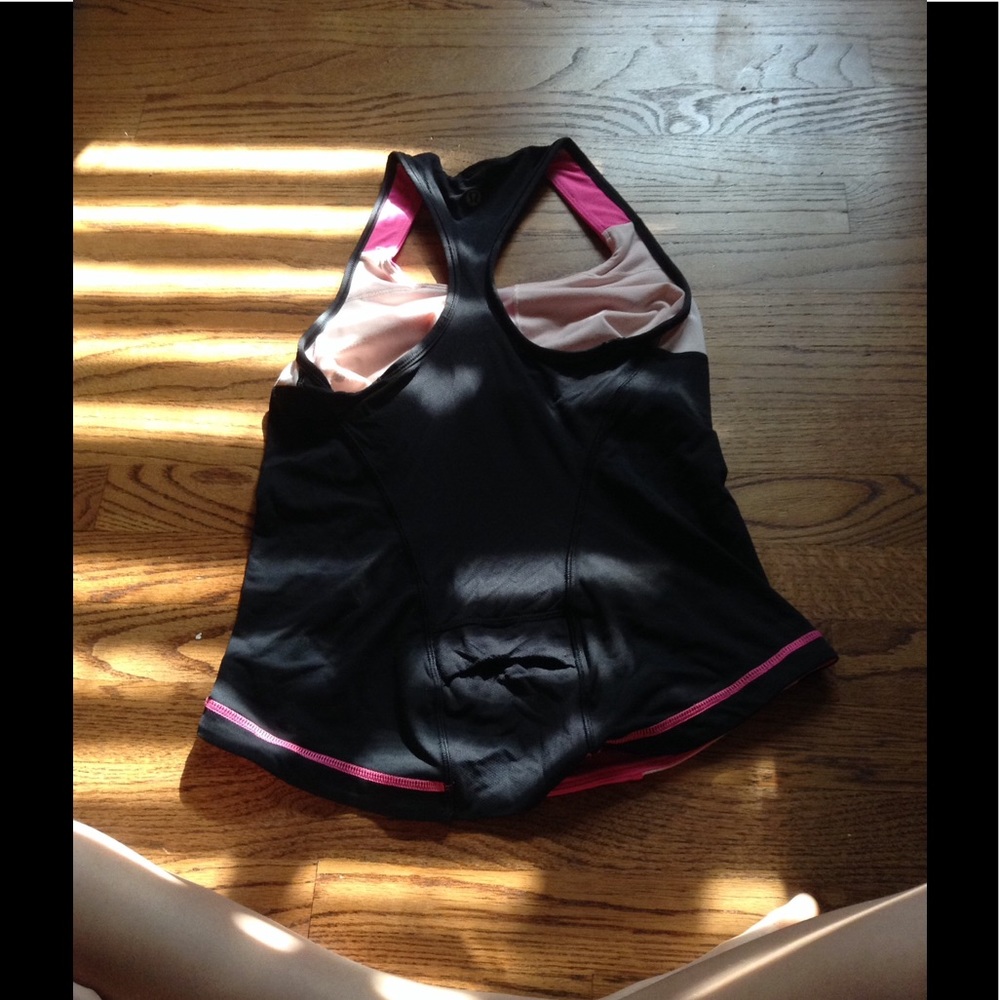 **LULULEMON TANK TOP**