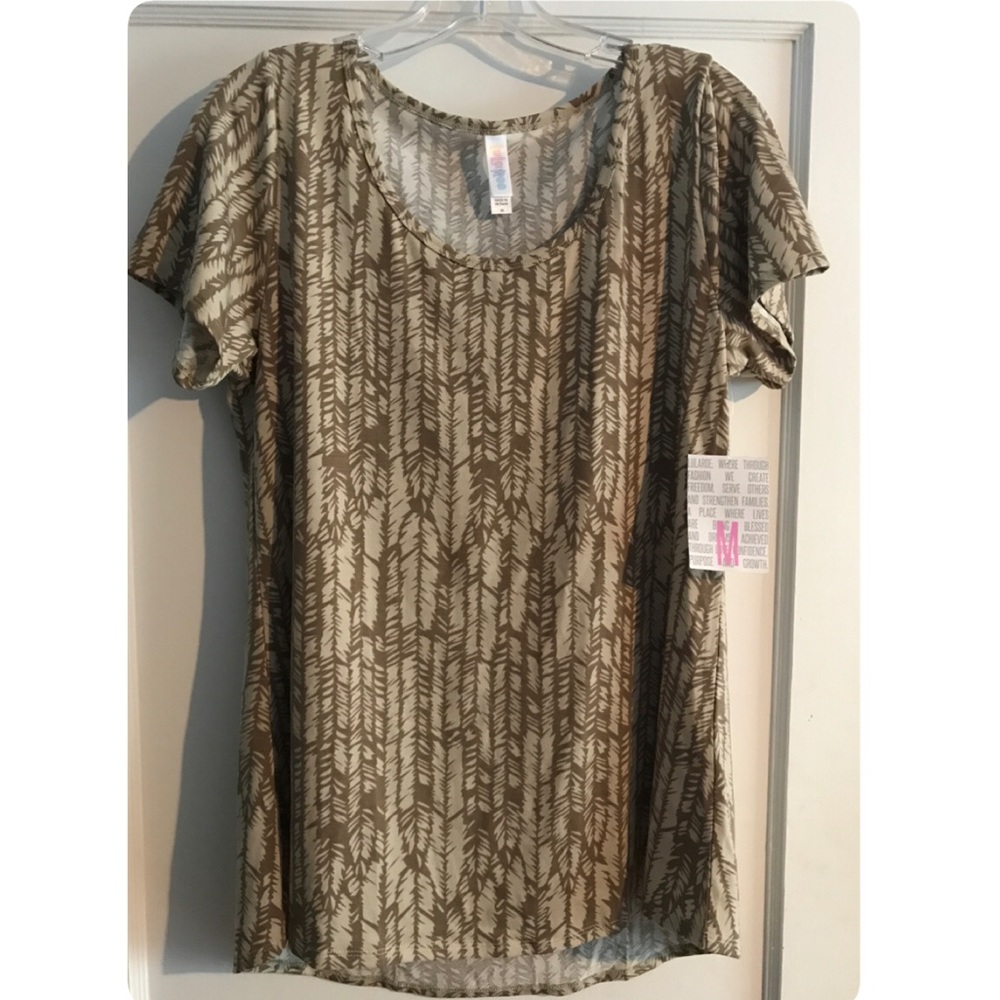 Lularoe Medium Classic Tee M, NWT
