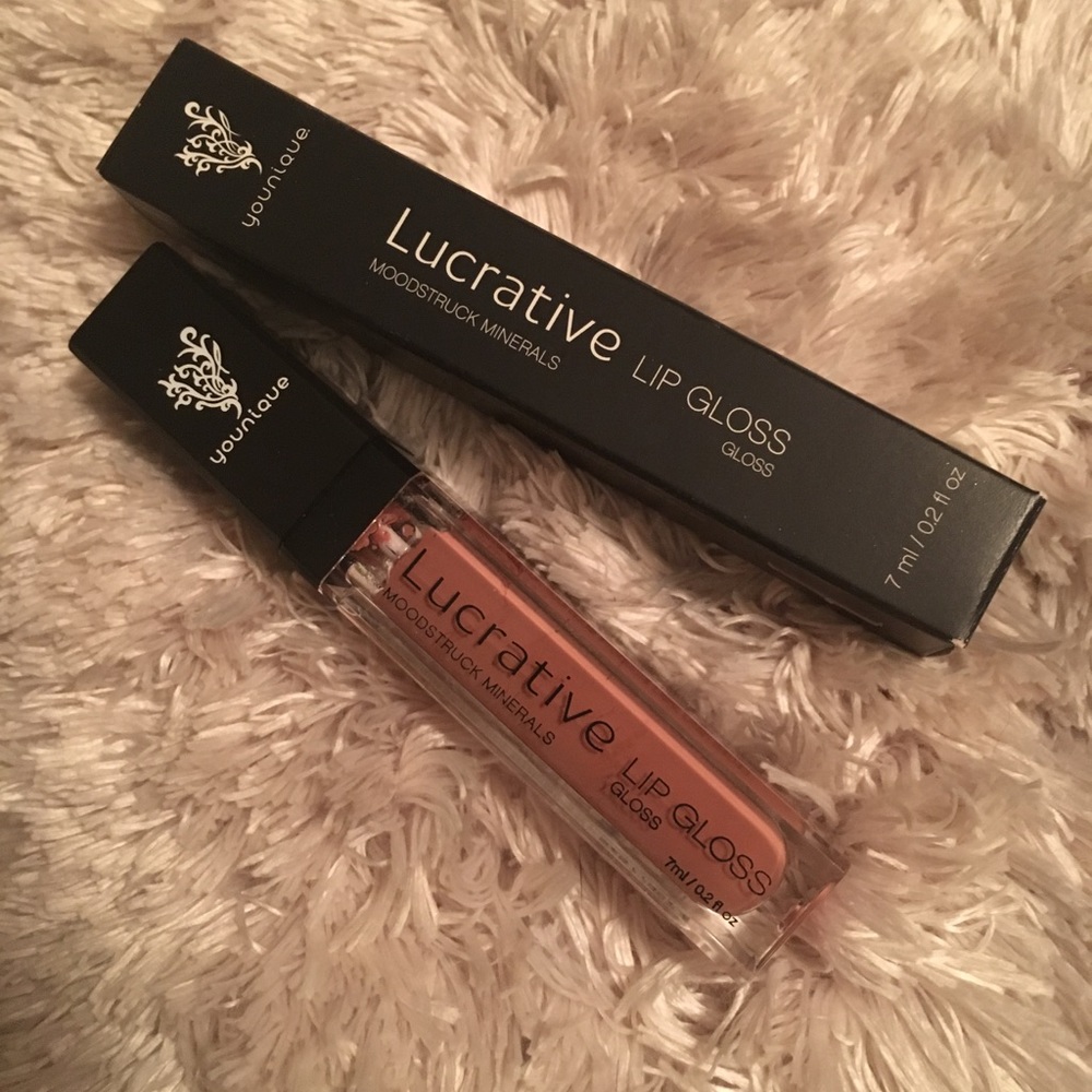 Younique's Lucrative Lip Gloss in Luxe!👄