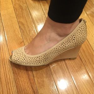 STUART WEITZMAN TAN SHOE!!! 👡👠