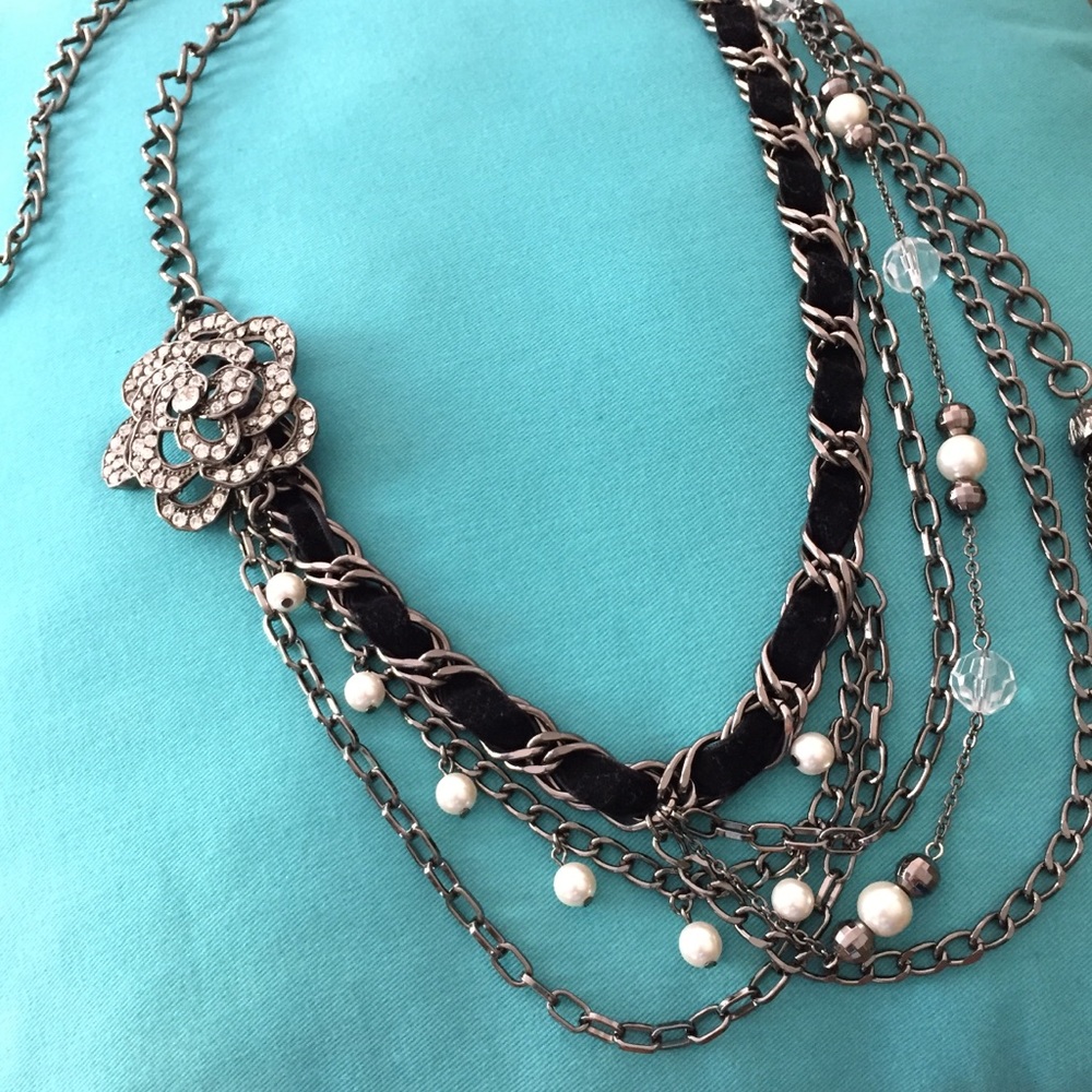 Express | Statement Necklace w/ Rhinestone Flower