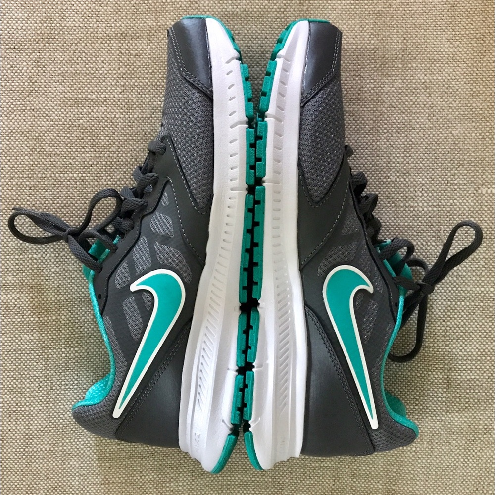 Nike Downshifter 6 running shoe gray, teal, white