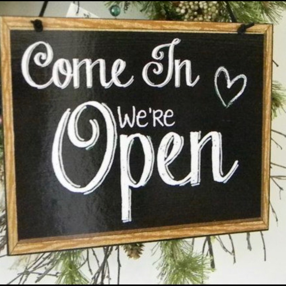 Welcome to my boutique everyone 😊