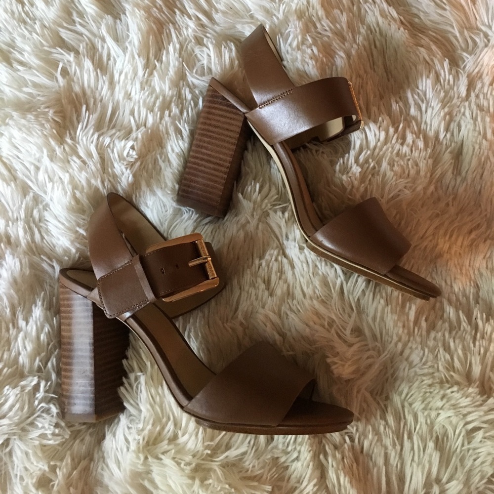 ✨Tonight only Sale ✨MK Heels✨