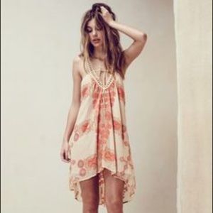 Barcelona halter dress *TRADE FOR @resalegold*