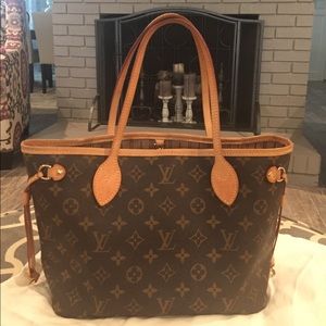Authentic Louis Vuitton Neverfull PM 👜
