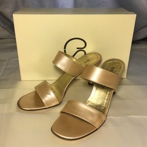 Vintage St. John slip on sandal heels ivory sz 6