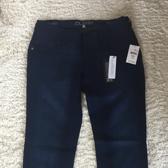 DL1961 Maternity - Picture 2 of 4