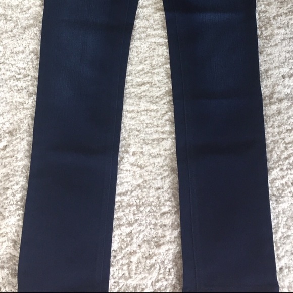 DL1961 Maternity - Picture 3 of 4