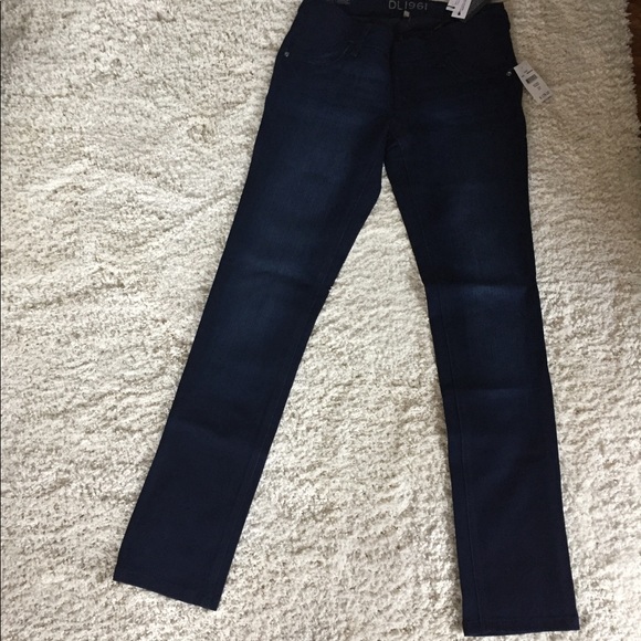 DL1961 Maternity - Picture 4 of 4