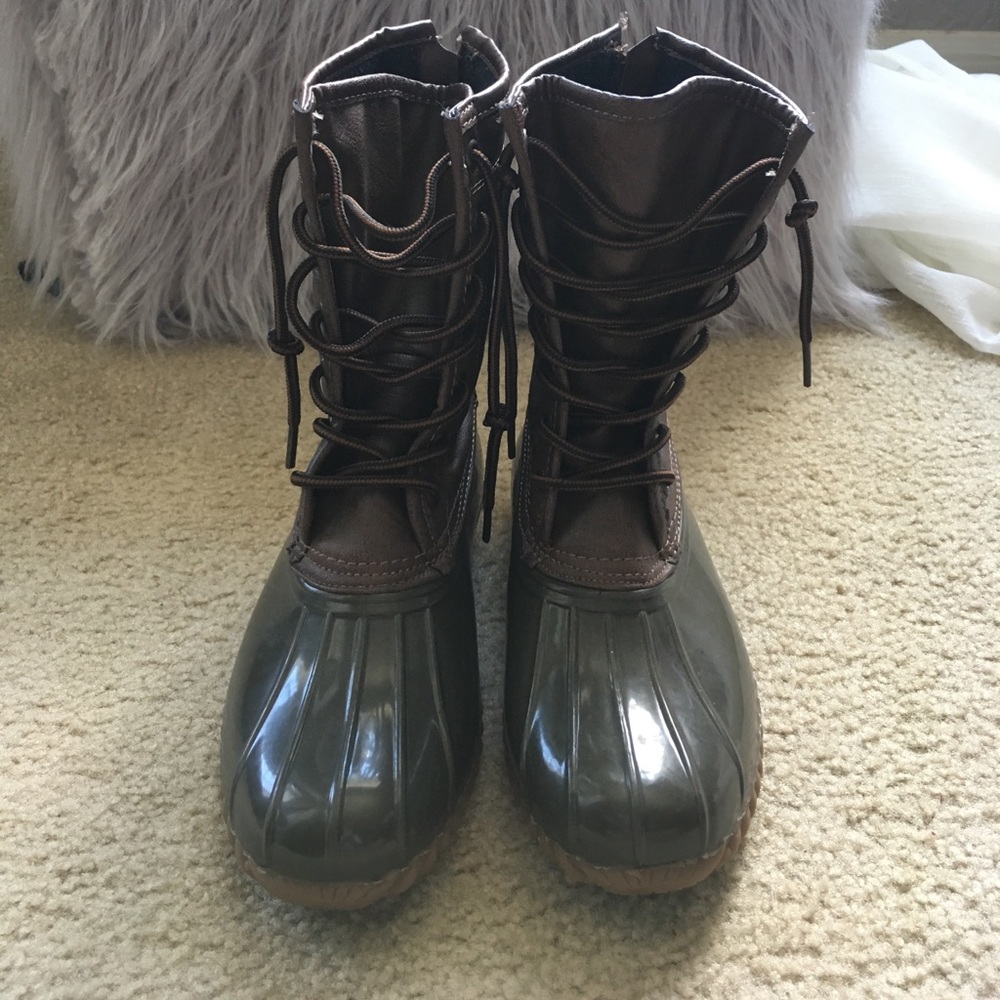 Madden girl duck boots