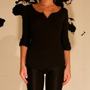 🔥LAST CHANCE🔥Black half button up top