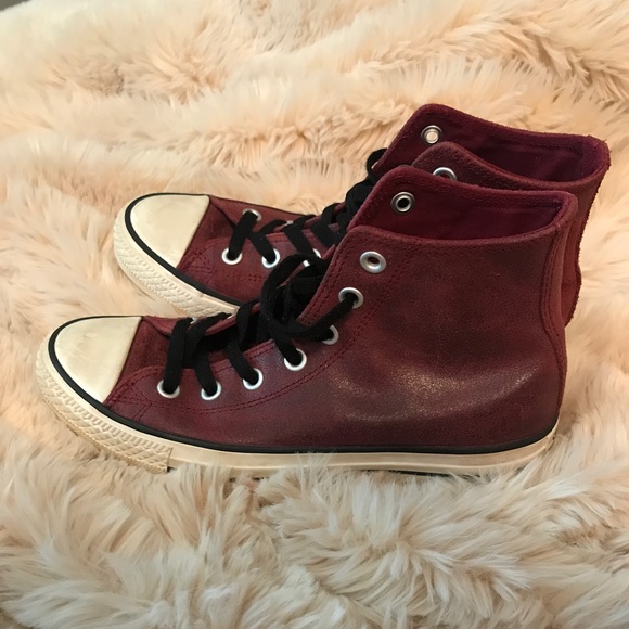 Converse - Picture 2 of 4