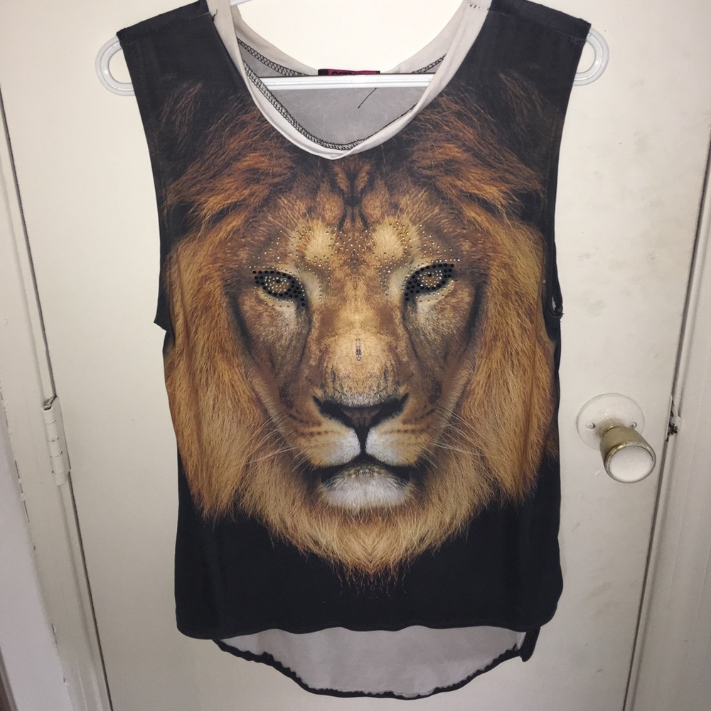Blush lion shirt