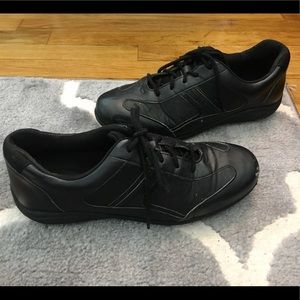 Black Non slip sneakers