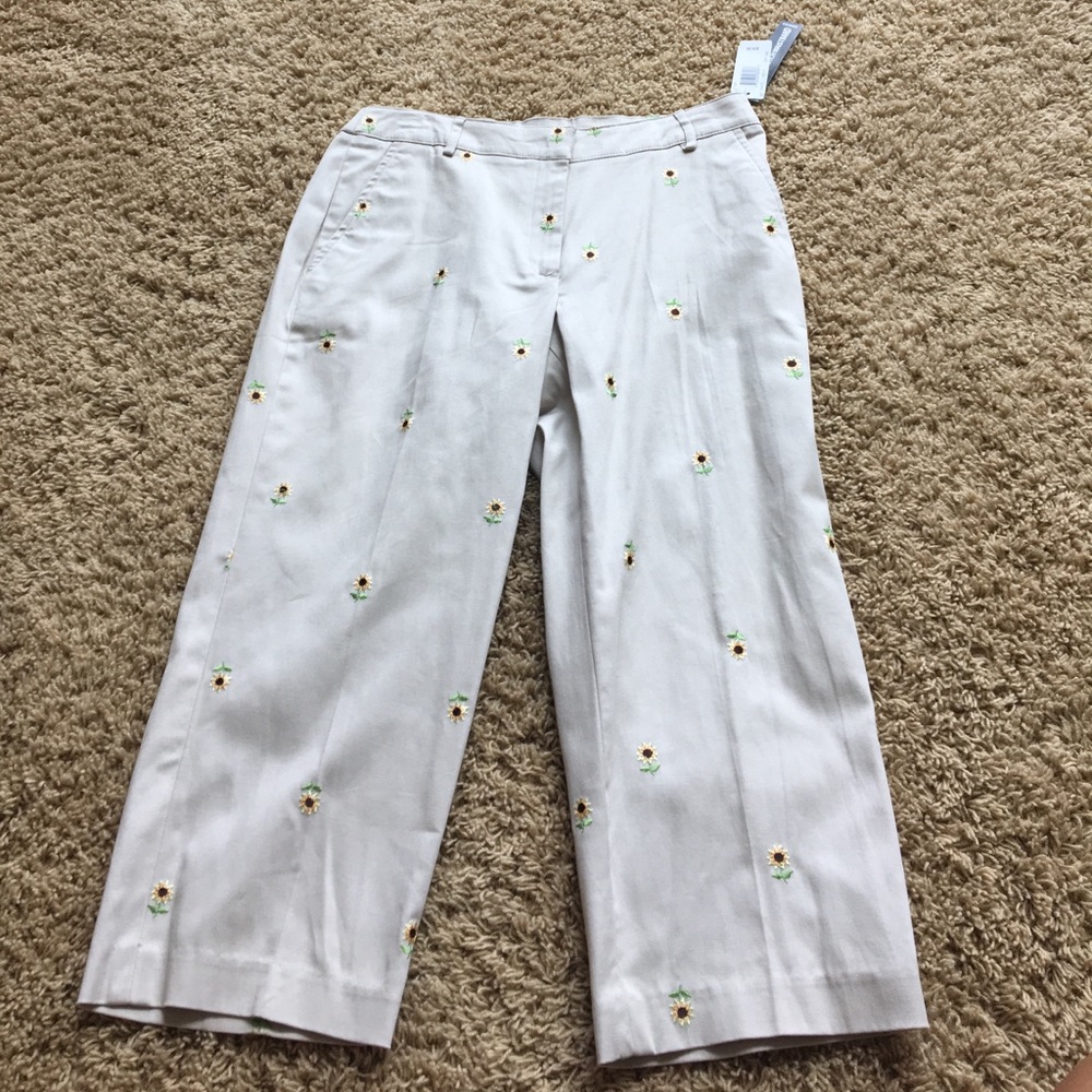 Briggs New York sunflower capris
