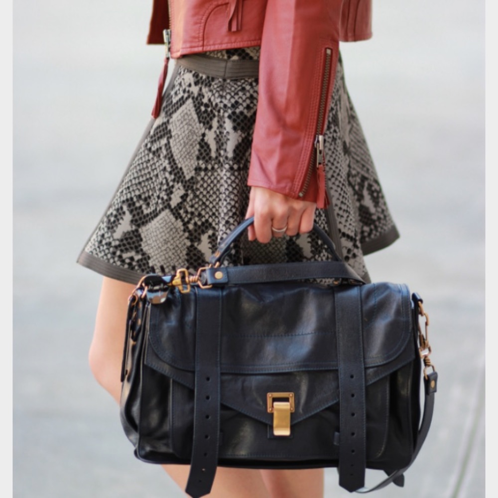 Meet your Posher, Elizabeth